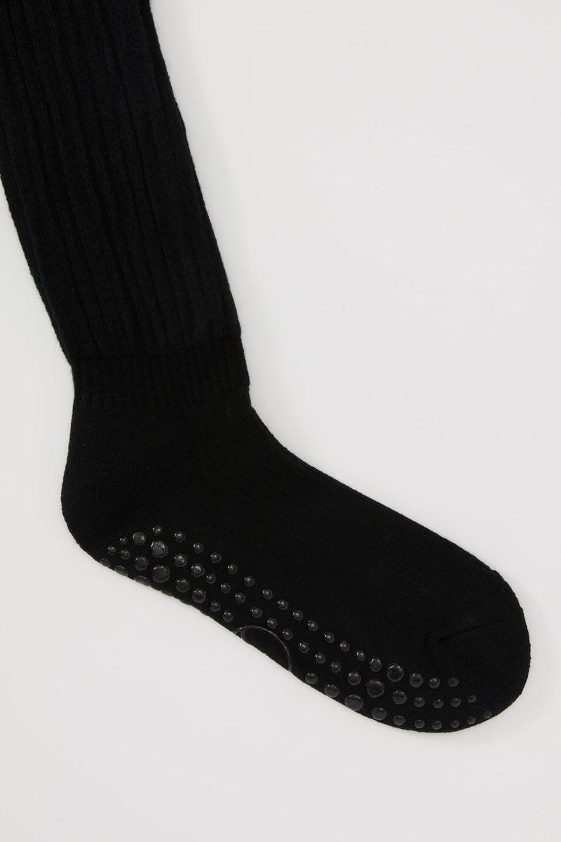 The Studio Grip Warmer in Onyx, grip sole detail